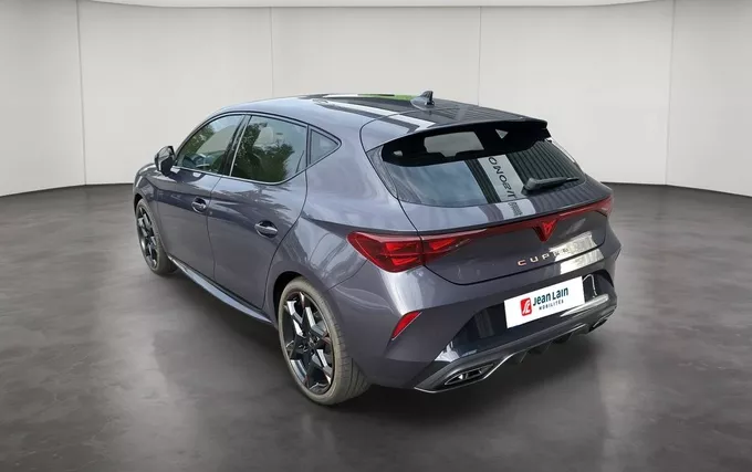 CUPRA LEON 1.5 eTSI Hybrid 150 ch DSG7 V extérieur trois quart arrière gauche 3457