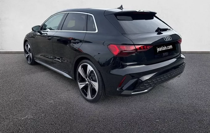 AUDI A3 Sportback TFSI Mild Hybrid 150 S tronic 7 S line extérieur trois quart arrière gauche 5016