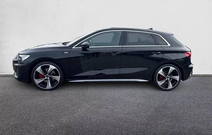 AUDI A3 Sportback TFSI Mild Hybrid 150 S tronic 7 S line extérieur côté gauche 5016