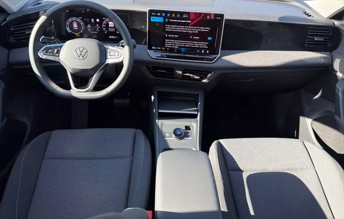 VOLKSWAGEN TIGUAN 1.5 eTSI 131ch DSG7 photo 18 1981