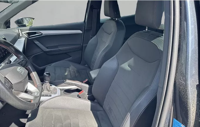 SEAT ARONA 1.0 TSI 110 ch Start/Stop BVM6 FR extérieur trois quart arrière droit 2129299