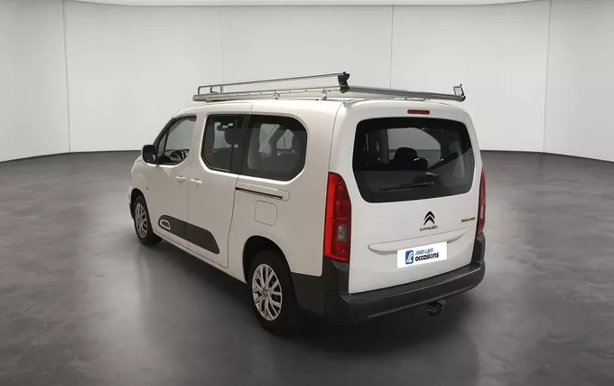 CITROEN BERLINGO Taille XL PureTech 110 S&S BVM6 Feel extérieur trois quart arrière gauche 946678