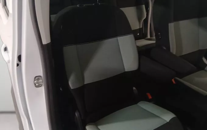 CITROEN BERLINGO Taille XL PureTech 110 S&S BVM6 Feel photo 18 946678