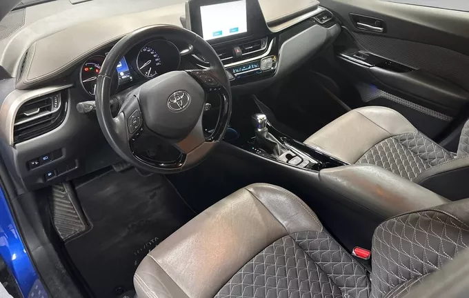 TOYOTA C-HR Hybride 2.0L Distinctive photo 11 1103205