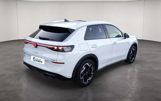 VOLKSWAGEN T-ROC 1.5 eTSI Hybrid 150 ch DSG7 R-Line extérieur trois quart arrière droit 2133157