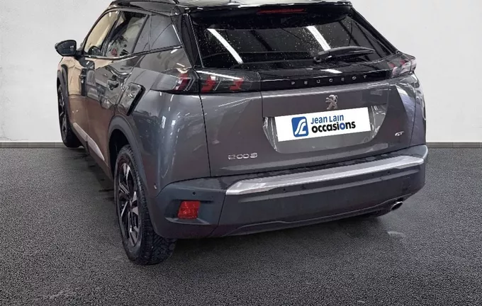 PEUGEOT 2008 BlueHDi 130 S&S EAT8 GT extérieur trois quart arrière gauche 2130678
