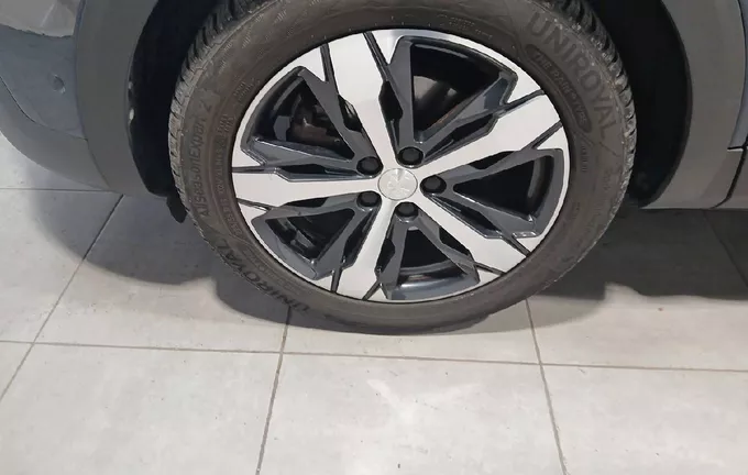 PEUGEOT 5008 BlueHDi 130ch S&S EAT8 Allure Business photo 13 2129585