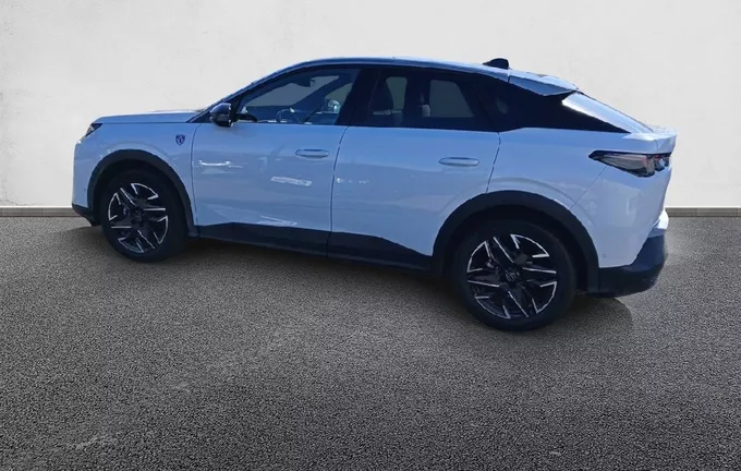PEUGEOT 3008 Hybrid 145 e-DCS6 GT extérieur trois quart arrière gauche 944928