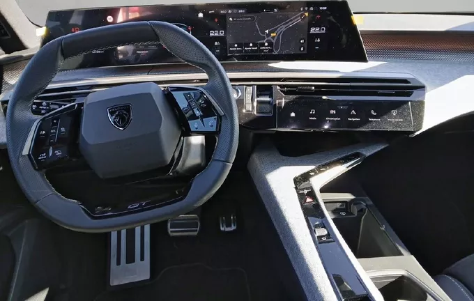PEUGEOT 3008 Hybrid 145 e-DCS6 GT extérieur côté gauche 944928