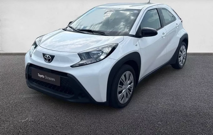 TOYOTA AYGO X 1.0 VVT-i 72 Dynamic extérieur trois quart avant gauche 1103731