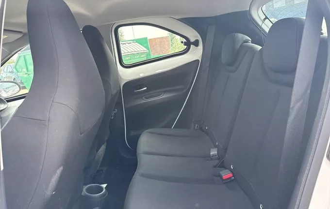 TOYOTA AYGO X 1.0 VVT-i 72 Dynamic photo 17 1103731