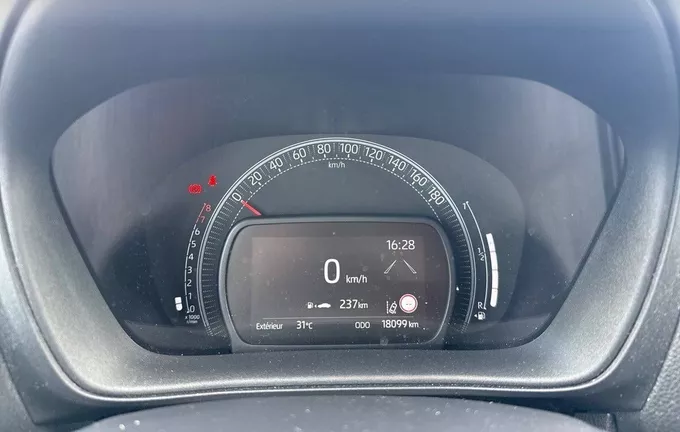 TOYOTA AYGO X 1.0 VVT-i 72 Dynamic photo 20 1103731