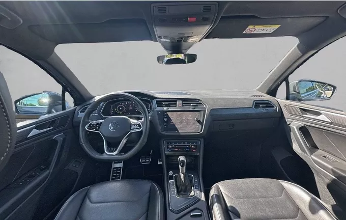 VOLKSWAGEN TIGUAN 1.4 eHybrid 245ch DSG6 R-Line Exclusive extérieur trois quart avant droit 3014973