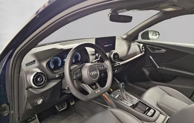AUDI Q2 35 TDI 150 S tronic 7 Black Edition photo 11 2131107