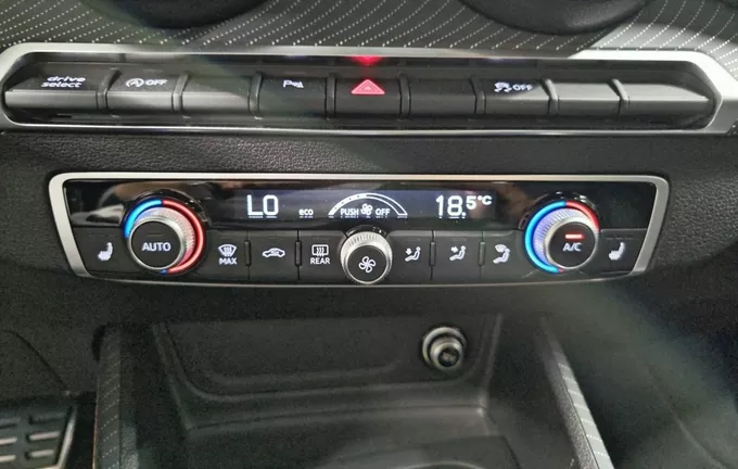 AUDI Q2 35 TDI 150 S tronic 7 Black Edition photo 14 2131107
