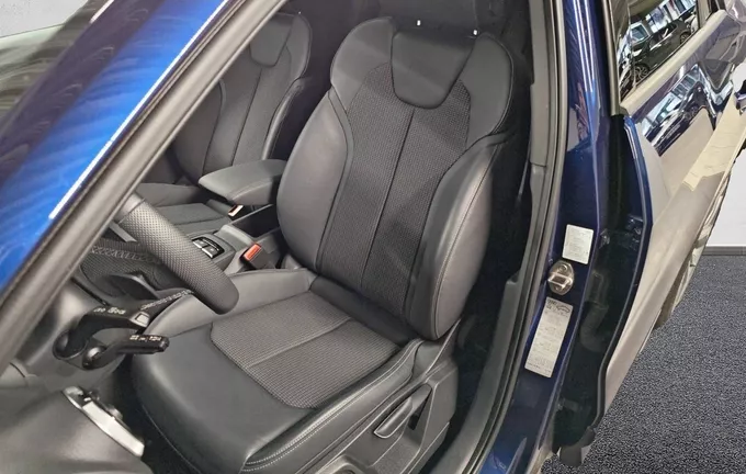 AUDI Q2 35 TDI 150 S tronic 7 Black Edition photo 20 2131107