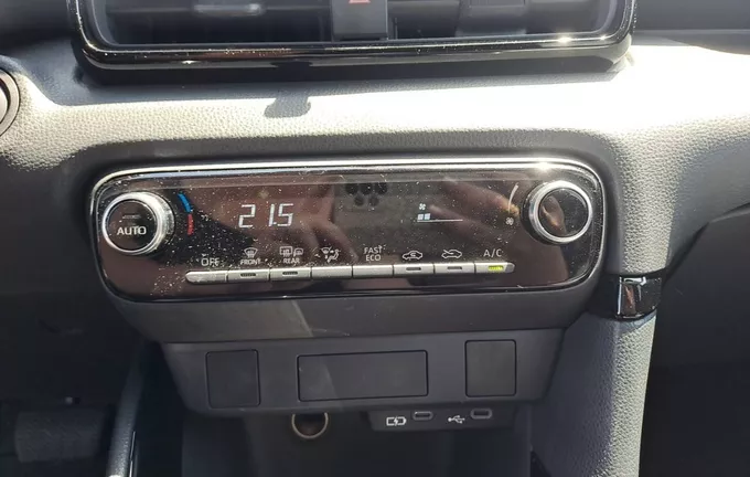 TOYOTA YARIS Hybride 116h Design photo 14 1103584