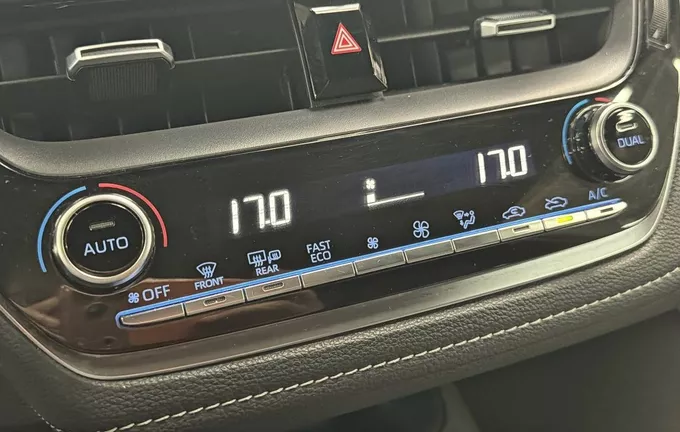 TOYOTA COROLLA HYBRIDE 184h Design photo 14 212979