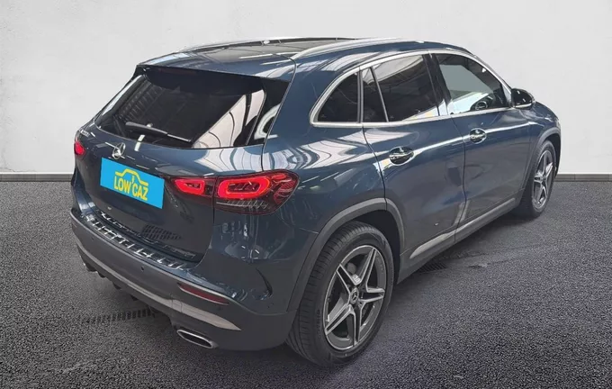 MERCEDES GLA 200 d 8G-DCT AMG Line extérieur trois quart arrière droit 213071
