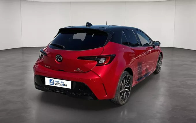 TOYOTA COROLLA HYBRIDE 140ch GR Sport extérieur trois quart arrière droit 1103785