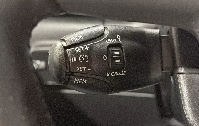 CITROEN C3 PureTech 110 S&S BVM6 Shine photo 19 946757