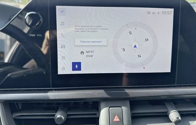 LEXUS UX 250h 4WD F SPORT Design photo 15 1103811