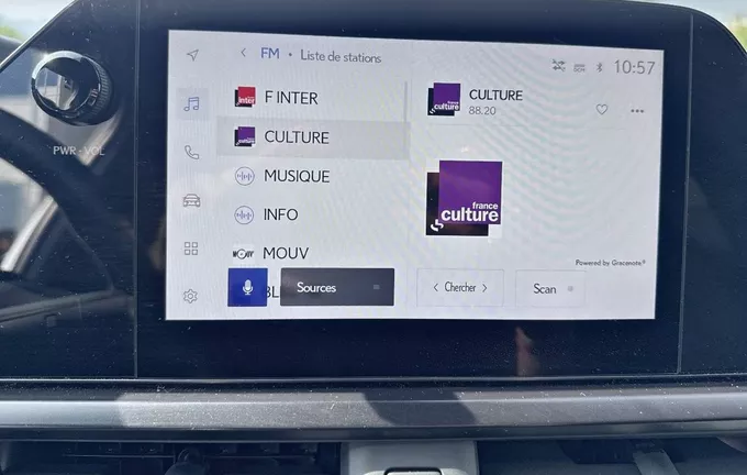 LEXUS UX 250h 4WD F SPORT Design photo 16 1103811