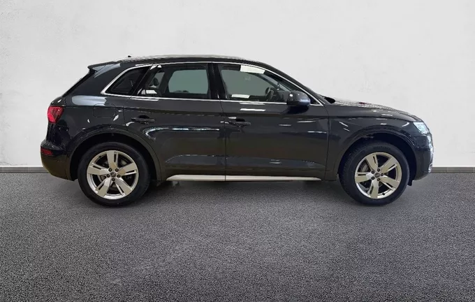 AUDI Q5 2.0 TDI 190 S tronic 7 Quattro S line extérieur côté droit 213262