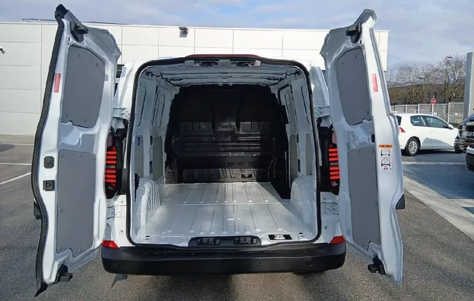 VOLKSWAGEN UTILITAIRES TRANSPORTER VAN L1H1 2.0 TDI 150 BVA8 BUSINESS photo 10 6630