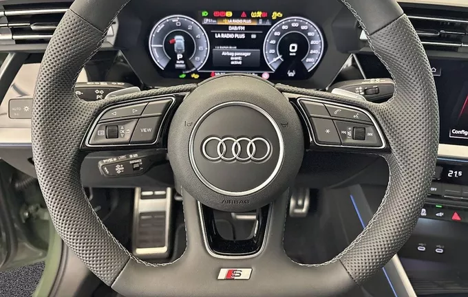 AUDI A3 Sportback TFSI e Hybride rechargeable 204 S tronic 6 S line photo 12 5889