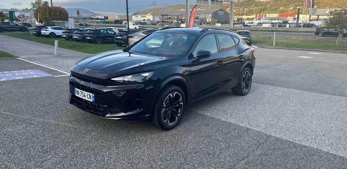 CUPRA FORMENTOR 1.5 eTSI Hybrid 150 ch DSG7 V extérieur trois quart avant gauche 2842