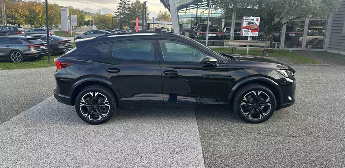 CUPRA FORMENTOR 1.5 eTSI Hybrid 150 ch DSG7 V extérieur côté droit 2842