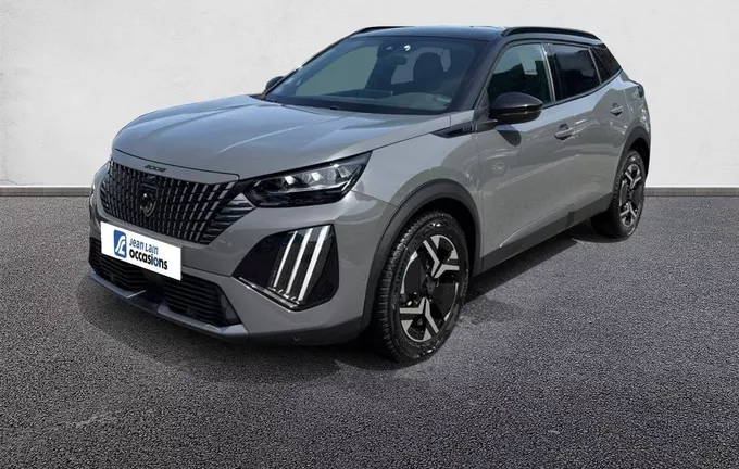 PEUGEOT 2008 Hybrid 136 e-DCS6 GT extérieur trois quart avant gauche 2128386