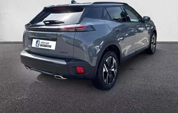 PEUGEOT 2008 Hybrid 136 e-DCS6 GT extérieur trois quart arrière droit 2128386