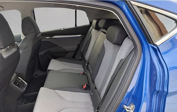 SKODA ENYAQ Coupé iV 85 extérieur arrière 560509