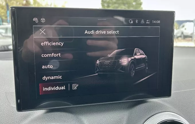 AUDI Q2 35 TFSI 150 S tronic 7 S line Plus photo 20 2127096