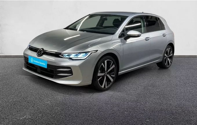 VOLKSWAGEN GOLF 1.5 eHybrid 204 DSG6 VW Edition extérieur trois quart avant gauche 2126714