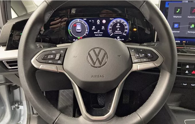 VOLKSWAGEN GOLF 1.5 eHybrid 204 DSG6 VW Edition photo 20 2126714