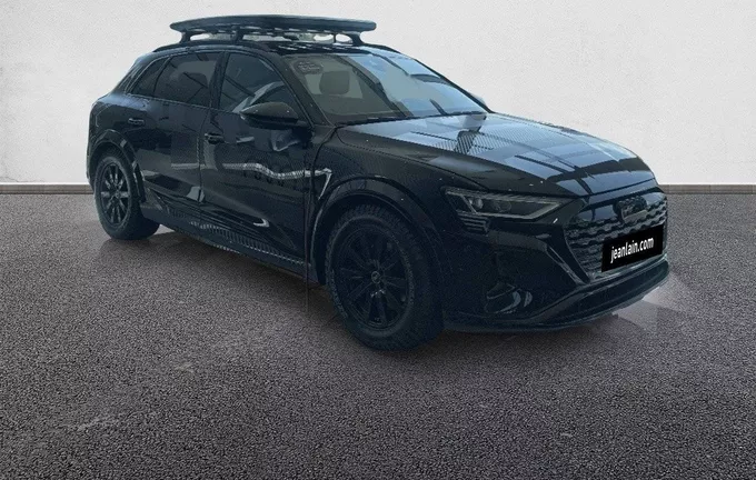 AUDI Q8 E-TRON Q8 55 E TRON QUATTRO DAKAR EDITION extérieur trois quart avant droit 3962