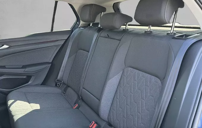VOLKSWAGEN GOLF 1.5 eHybrid 204 DSG6 VW Edition photo 17 2128162