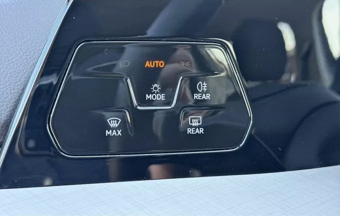 VOLKSWAGEN GOLF 1.5 eHybrid 204 DSG6 VW Edition photo 19 2128162