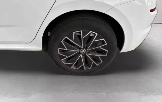 SKODA KAMIQ 1.0 TSI Evo 110 ch DSG7 Young Edition photo 9 2132294