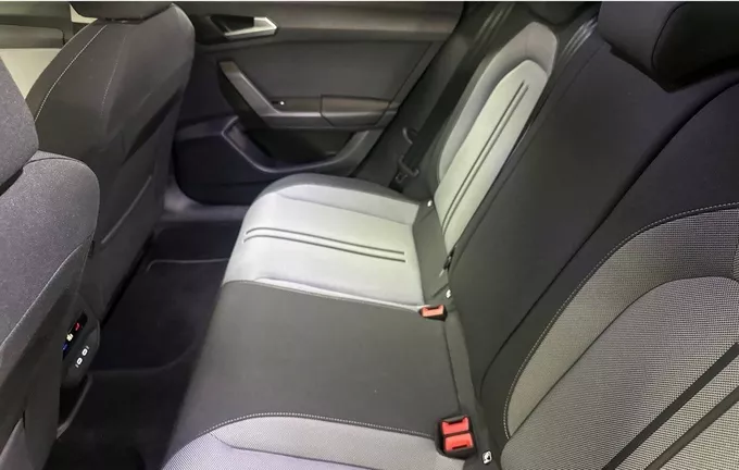 SEAT LEON 1.0 TSI 110 BVM6 Business extérieur arrière 2128235