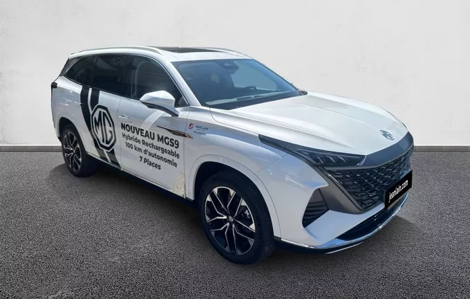MG MGS9 PHEV Premium extérieur trois quart avant droit 8050