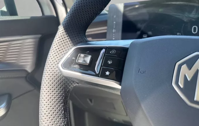 MG MGS9 PHEV Premium photo 12 8050