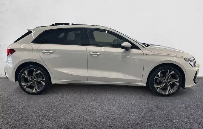 AUDI A3 Sportback TDI 150 S tronic 7 S line extérieur côté droit 2126819