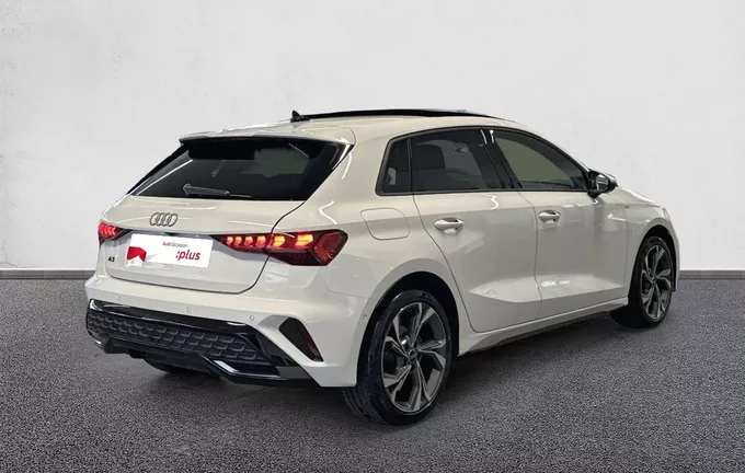 AUDI A3 Sportback TDI 150 S tronic 7 S line extérieur trois quart arrière droit 2126819