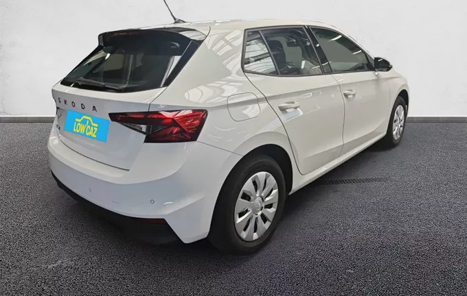 SKODA FABIA 1.0 MPI 80 ch BVM5 Active extérieur trois quart arrière droit 2129466
