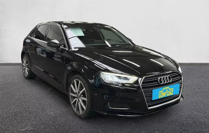 AUDI A3 Sportback 35 TDI 150 S tronic 7 Design Luxe extérieur trois quart avant droit 212937
