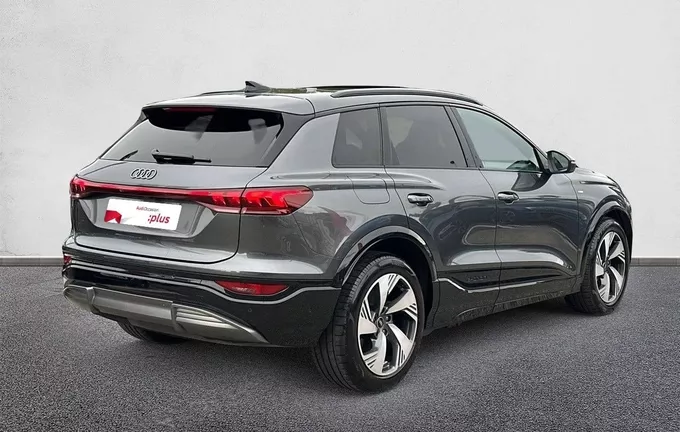 AUDI Q6 E-TRON 306 ch 100 kWh performance S line extérieur trois quart arrière droit 2128950